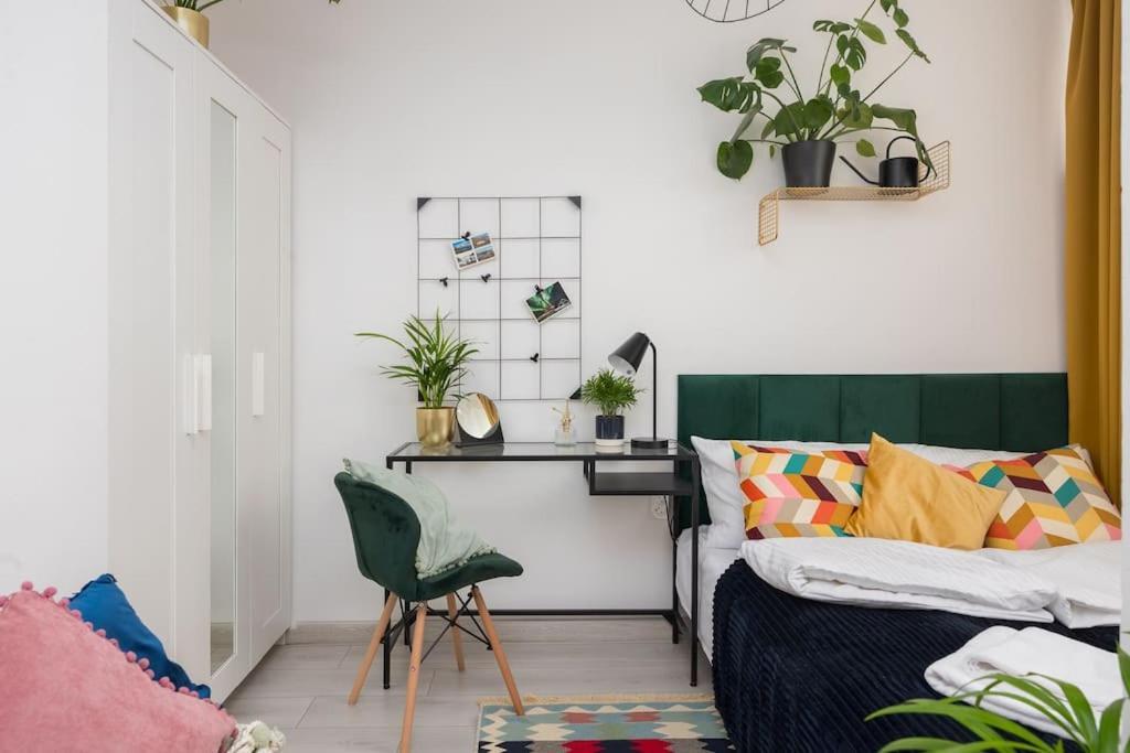 Specious Studio With Park View Warszawa Zewnętrze zdjęcie